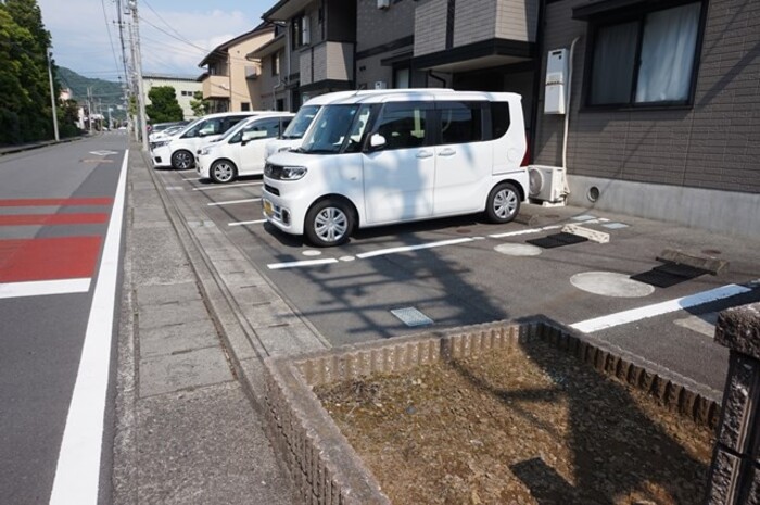 駐車場　２台目要確認