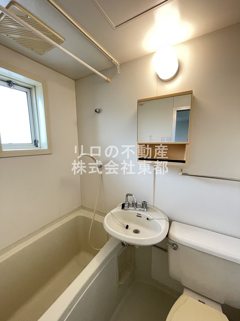 洗面設備　洗面台もついているので、ここで洗顔できますね☆