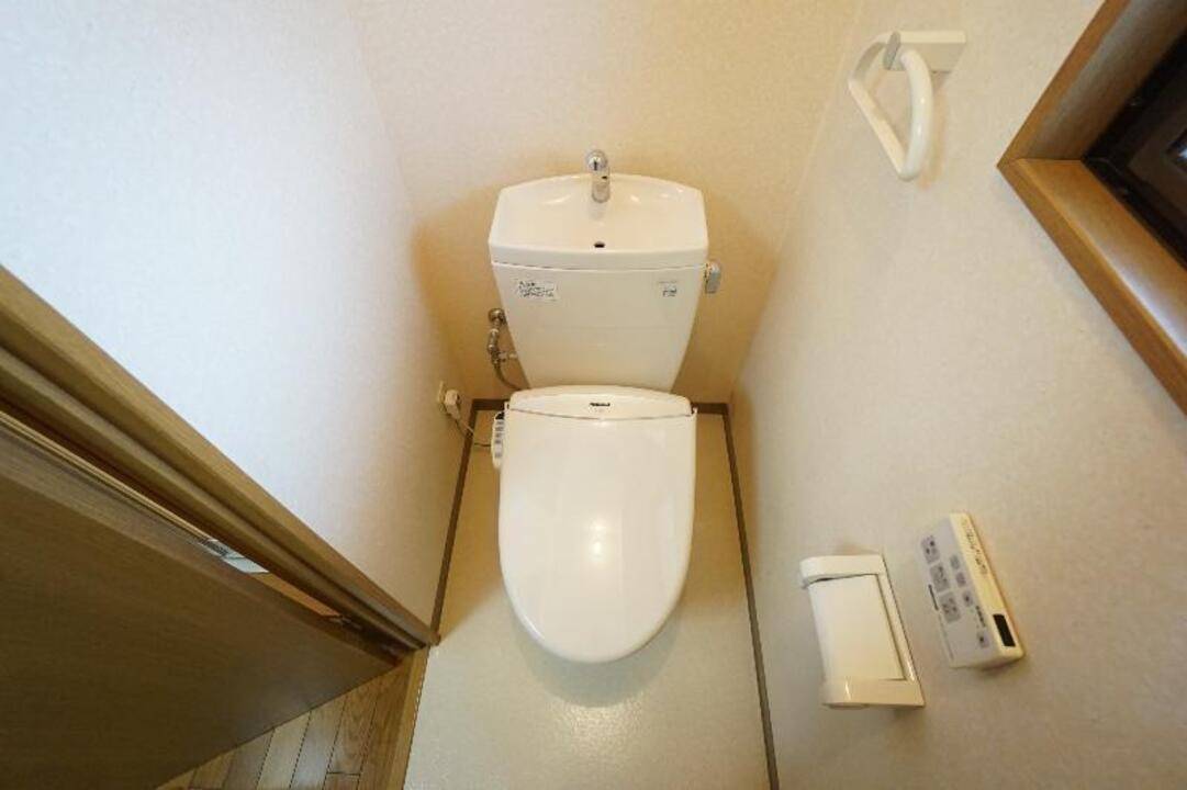 トイレ　トイレ