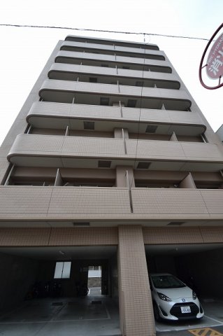 多川ビルの建物外観
