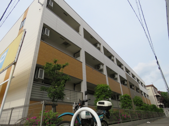 堺市堺区東湊町のアパートの建物外観