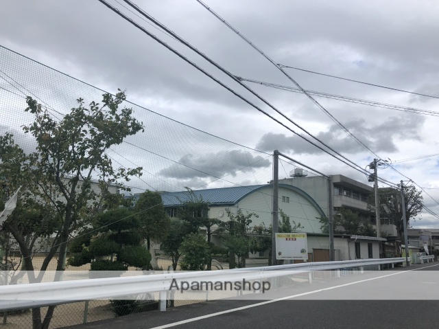 小学校　倉敷市立川辺小学校（小学校）まで541m