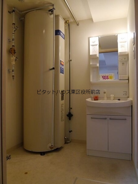 【札幌市北区新川六条のマンションの洗面設備】