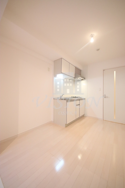 地下鉄御堂筋線 江坂駅 徒歩10分 8階建 築18年の居間写真