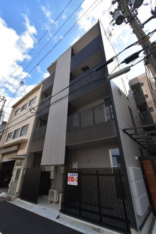 【リエゾンコート弁天町の建物外観】