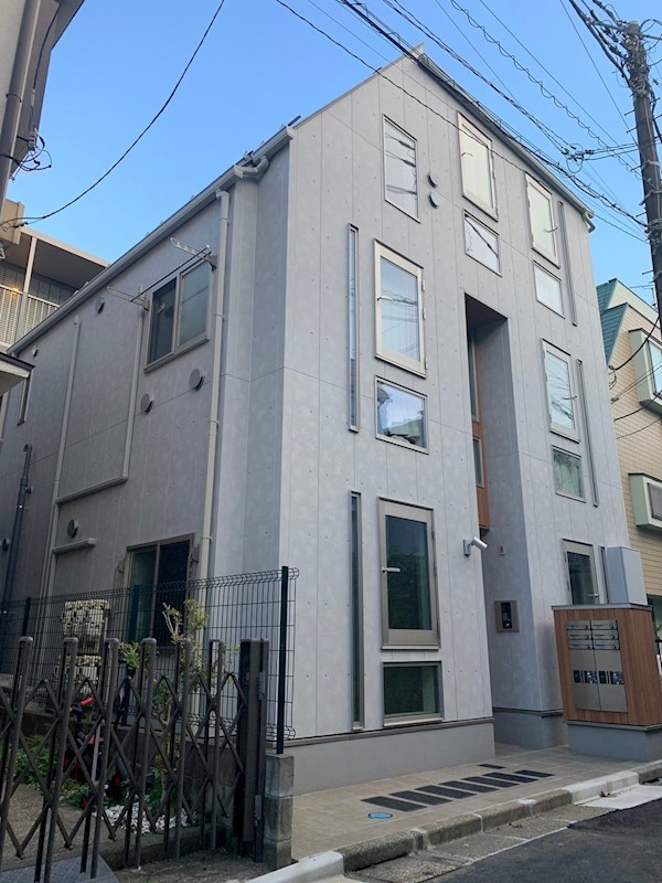 【ヒューゲルハイム三軒茶屋の建物外観】