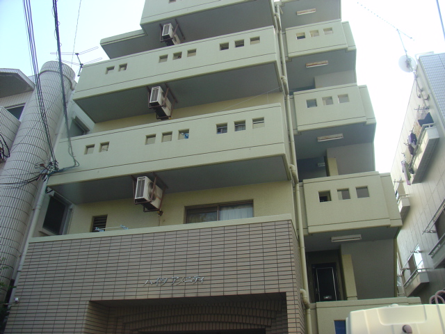 【加古川市平岡町新在家のマンションの庭】