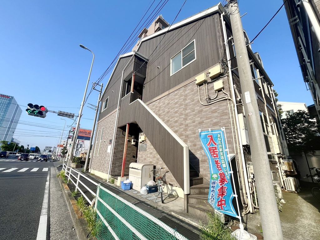 川崎市幸区小向町のアパートの建物外観