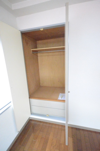 収納　同物件別部屋写真
