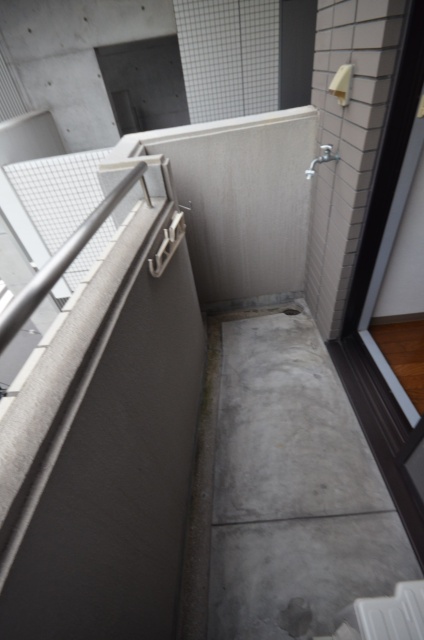 バルコニー　同物件別部屋写真