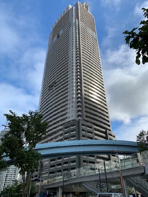 港区海岸のマンションの建物外観