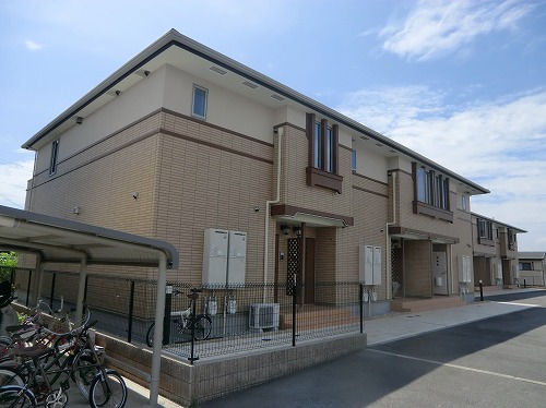 神戸市西区岩岡町西脇のアパートの建物外観