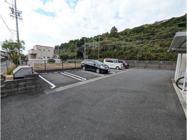 駐車場　駐車場