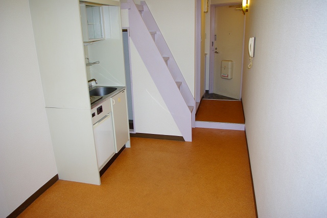 キッチン　コンパクトなキッチンで掃除もラクラク