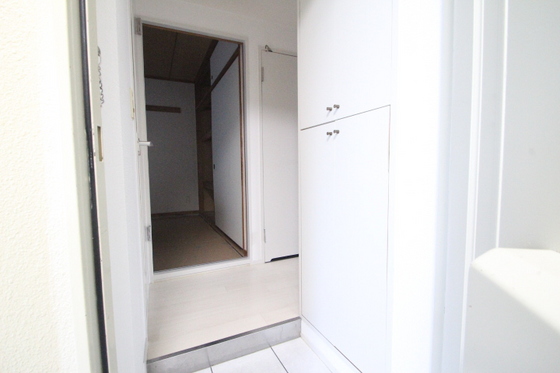 玄関　※別部屋の写真です