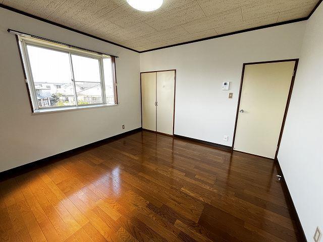 キッチン　洋室