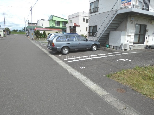 【永山５・２４コーポの駐車場】