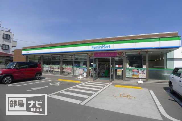 コンビニ　ファミリーマート高松円座町店（コンビニ）まで640m