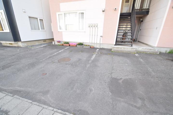 駐車場　エントランス