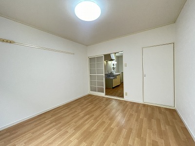 その他部屋・スペース　広くて明るい寝室