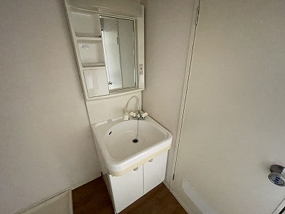 洗面設備　コンパクトで使いやすい洗面所