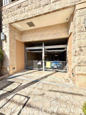 エントランス　ゆとりのあるエントランスです