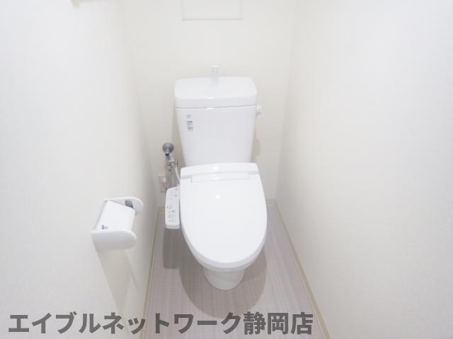 トイレ　清潔感のあるトイレです