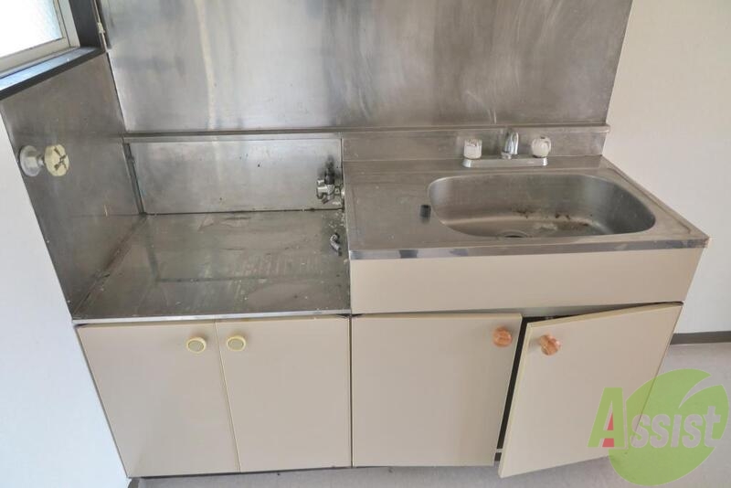 キッチン　キッチンはどんなコンロを置きますか、僕は二口くらいかなー。