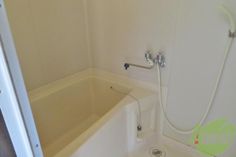 バス・シャワールーム　お風呂にはシャワーも付いて洗い場も広い。つまり掃除がしやすい