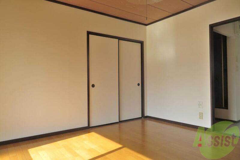 その他部屋・スペース　１Ｋでも８帖は中々に広いですねー。