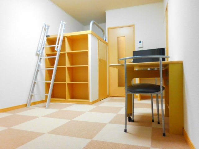 居室・リビング　同マンション別部屋