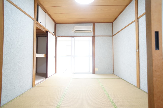 居室・リビング　和室があるので昼寝もそのままゴロゴロ。癒しの空間です！