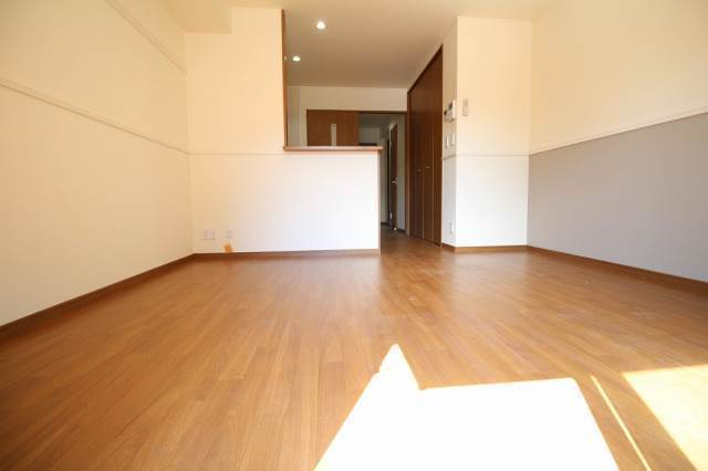 居室・リビング　スーパードラッグひまわり大高店 277m