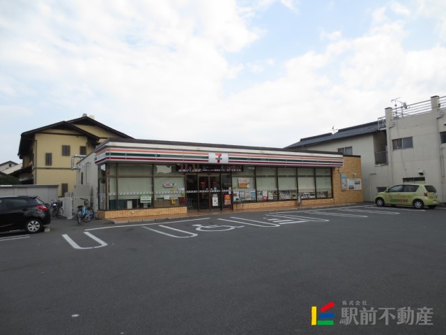コンビニ　セブンイレブン 久留米十二軒屋店（コンビニ）まで500m