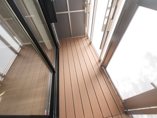 バルコニー　外からの目が気にならないバルコニーで洗濯物が干せます