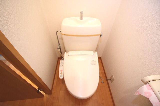 トイレ　清潔感のあるトイレです ※反転の場合あり