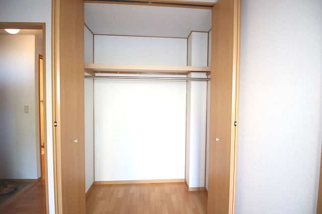 収納　大きなスペースがあり、収納には困りません ※反転の場合あり