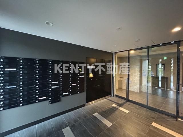 セキュリティ　ゆとりのあるエントランスです