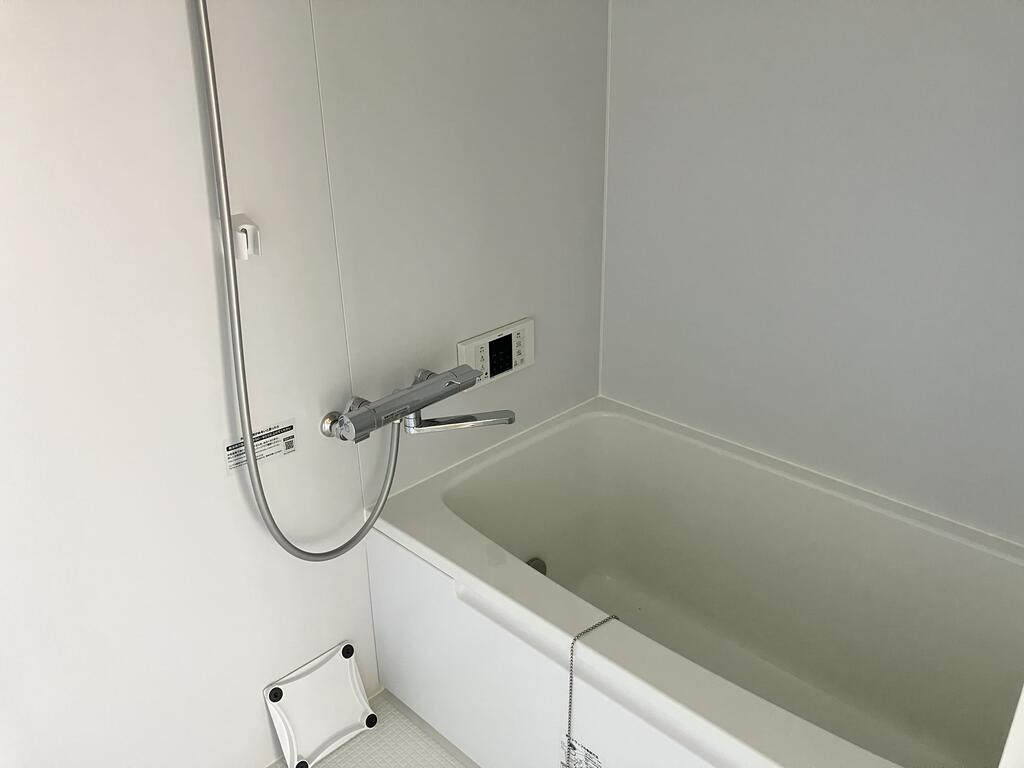 バス・シャワールーム　浴室リフォーム済みです♪
