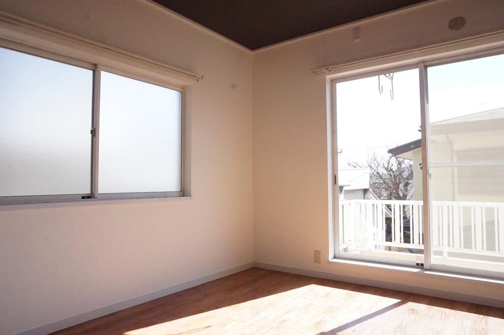 その他部屋・スペース　南に面した洋室６帖