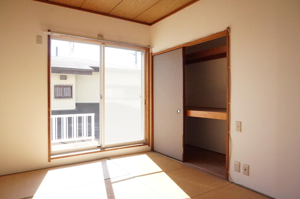 収納　南向き和室6帖・押入収納