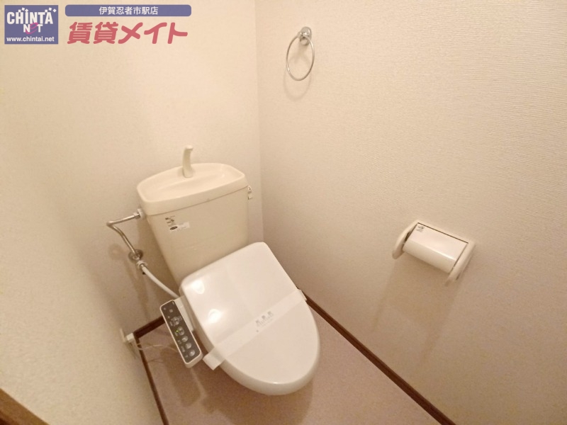 トイレ　別部屋参考写真となります。