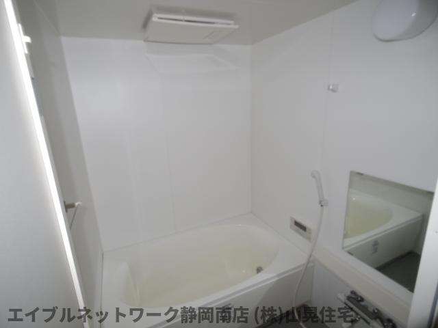 バス・シャワールーム　お風呂で日々の疲れを落としましょう