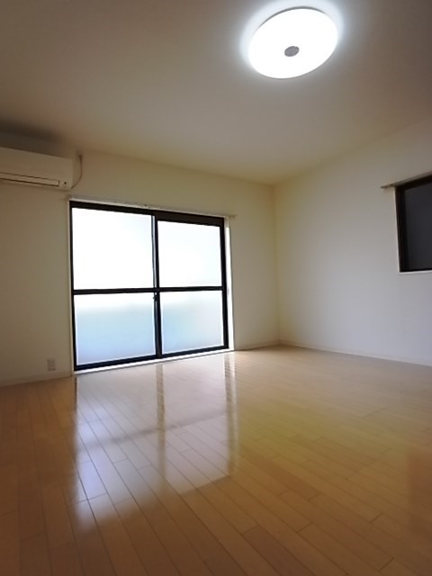 その他部屋・スペース　落ち着いて過ごせるお部屋なので、寝室にいかがでしょうか