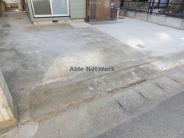 駐車場　駐車場