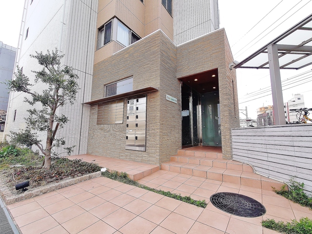 エントランス　宅配ＢＯＸ・エントランス～アプローチ