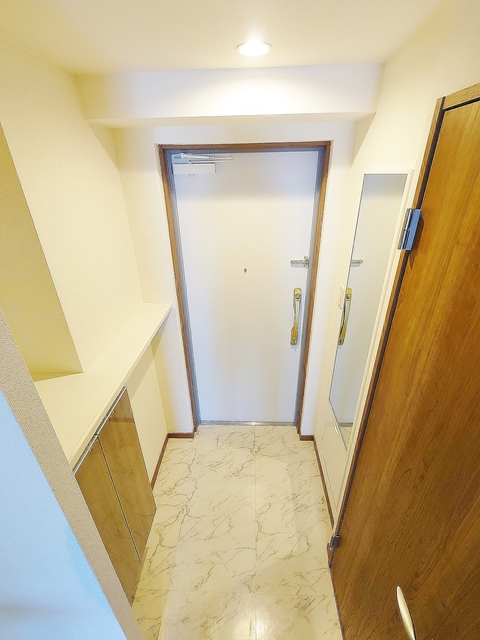 玄関　玄関収納椅子・姿見ミラー・シューズＢＯＸ付き