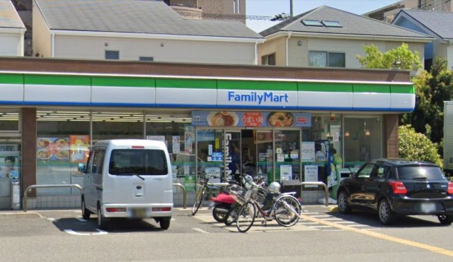 コンビニ　ファミリーマート　西宮今津港町店（コンビニ）まで409m