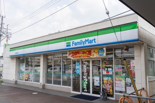 コンビニ　ファミリーマート秋津駅北口店（コンビニ）まで490m