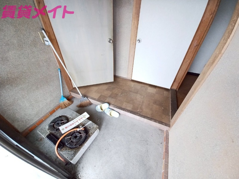 玄関　同型反転タイプのお写真です